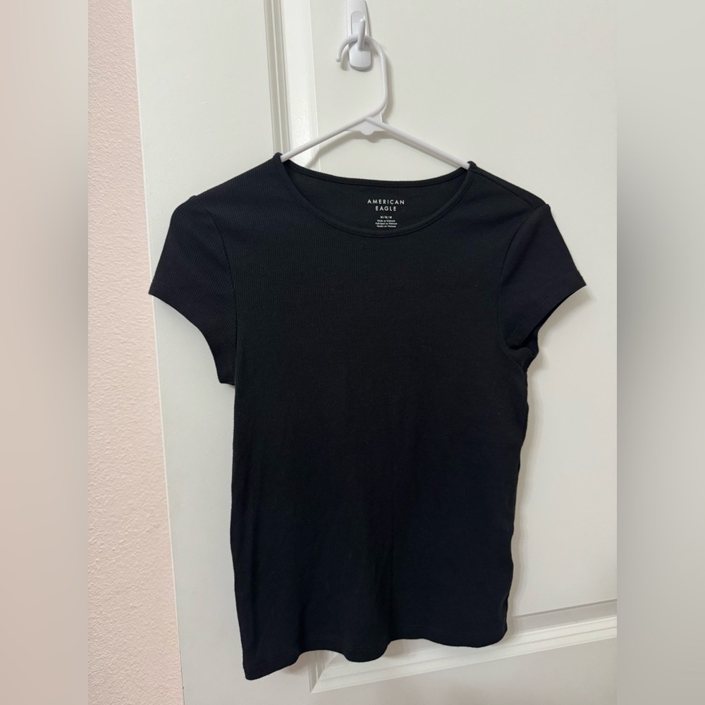 American Eagle Outfitters Black Fitted Cap Sleeve T-Shirt